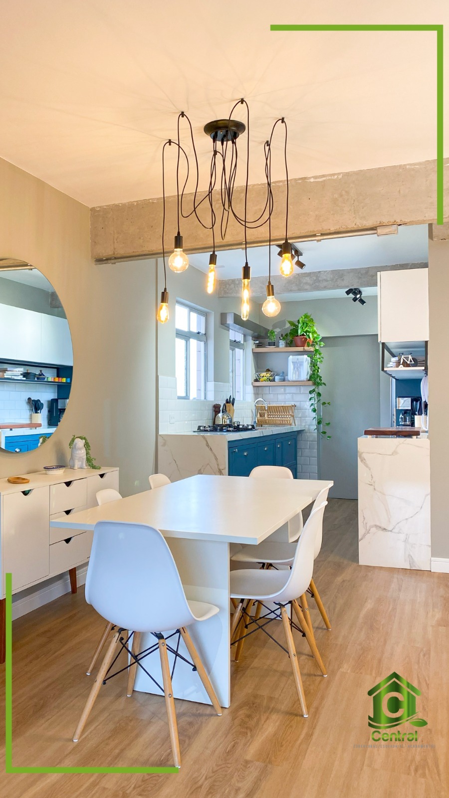 Sala de jantar clara com piso vinílico